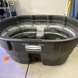 150 Gallon Rubber Made Stock Tank
