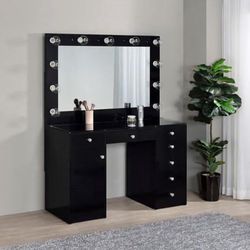 Beautiful Vanity Set