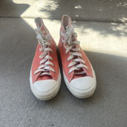 Women’s Converse with floral embroidery 