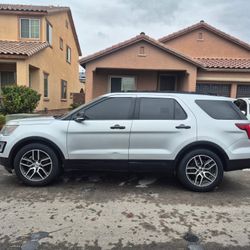 2017 Ford Explorer Sport