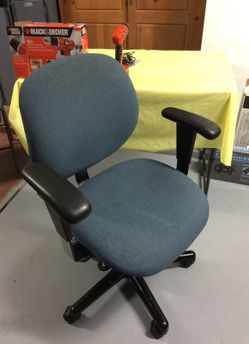 Ergonomic office chair