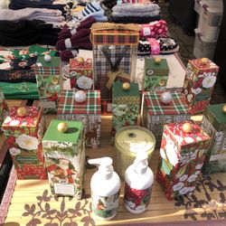 Christmas Candles/ Body Lotions  40 Pcs Mixed New