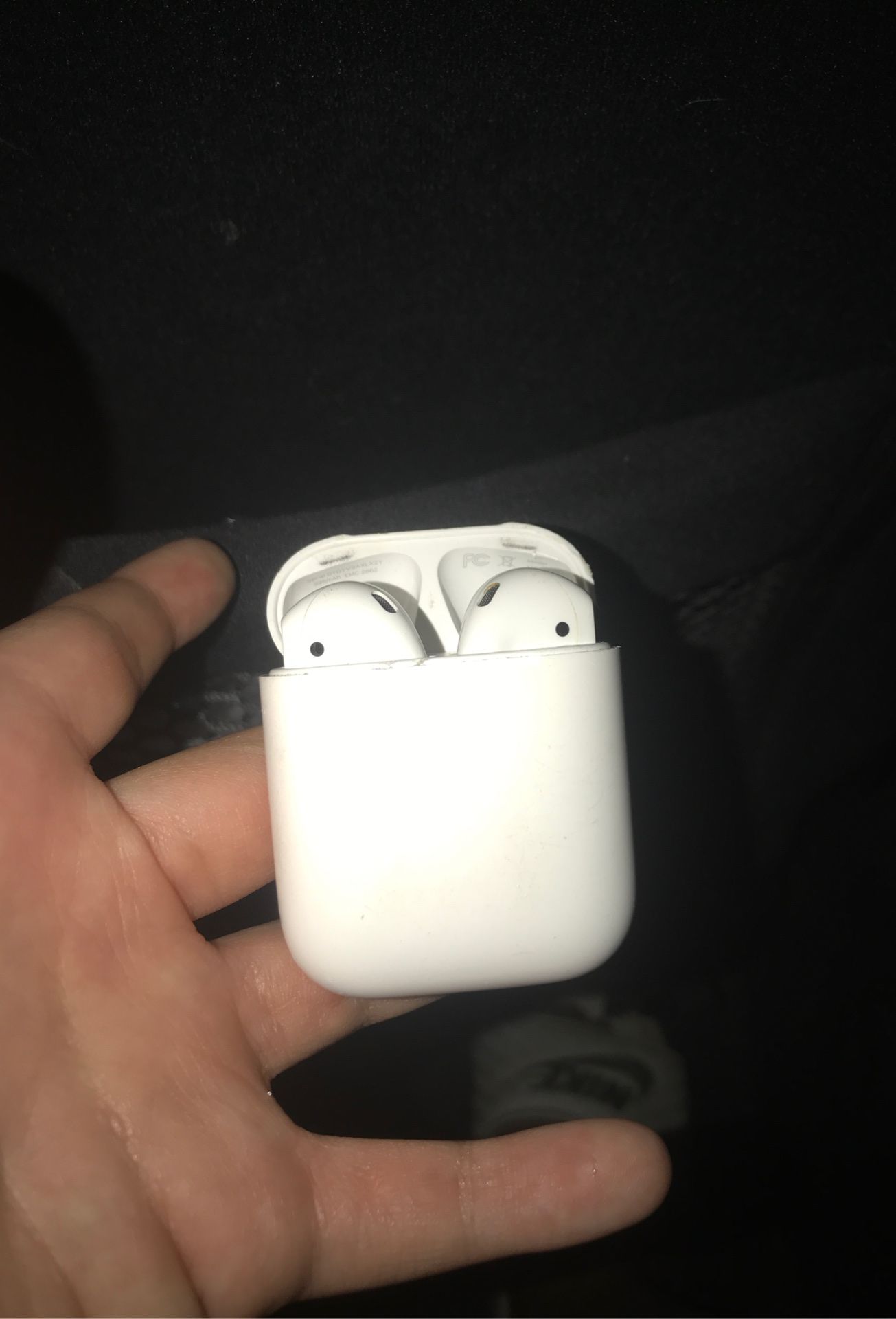 AirPods Make off