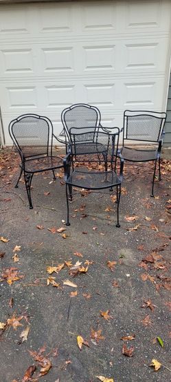 4 Vintage Wrought Iron Patio Furniture Dining Chairs