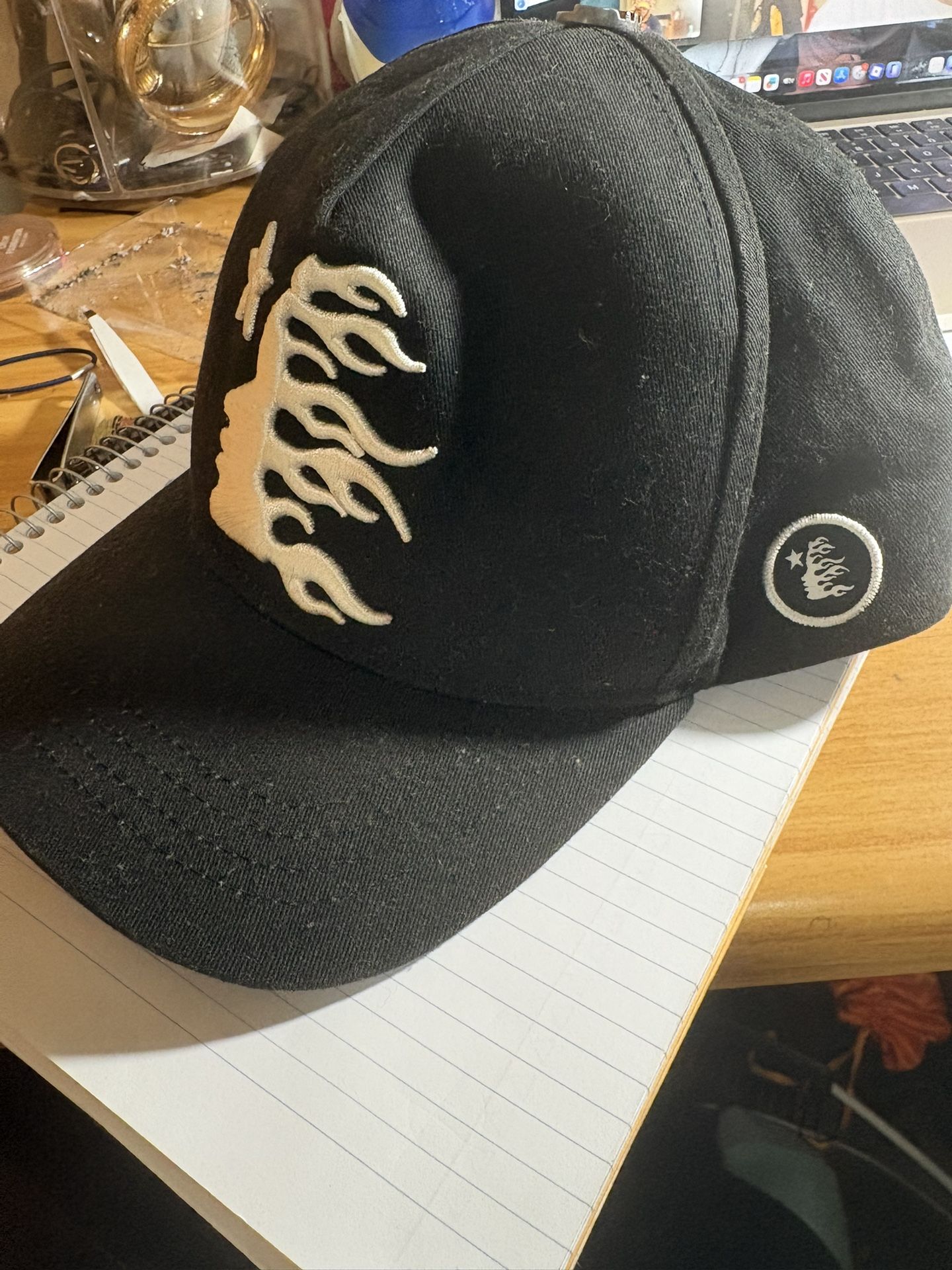 Hellstar snapback black and white
