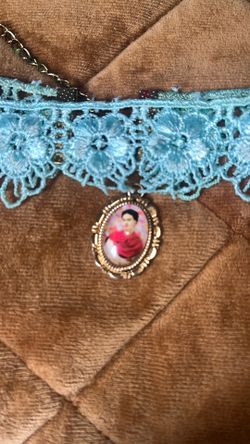Frida Choker 