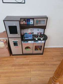 Play kitchen