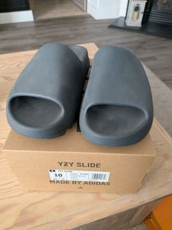 YZY Slide (mens size 10)