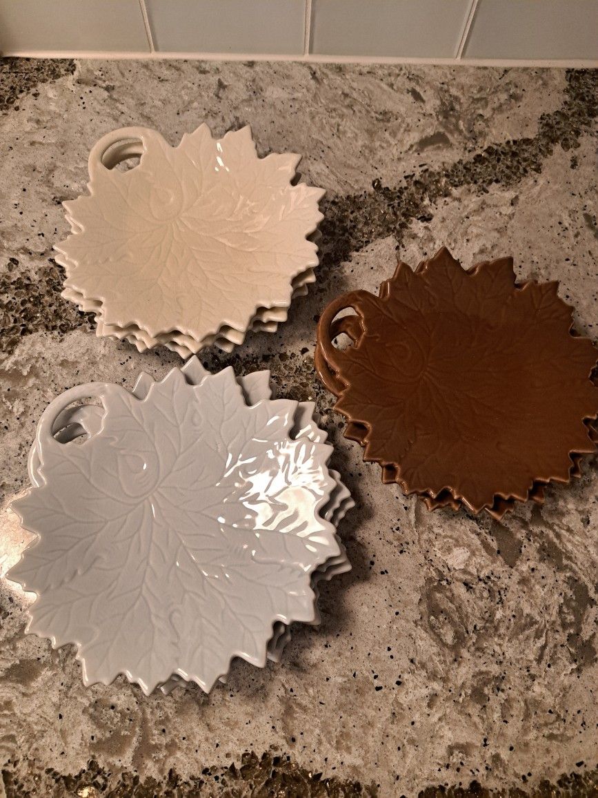 Globalviews Leaf Plates