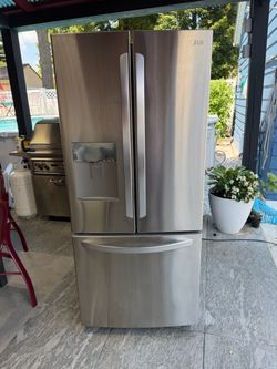 LG refrigerator 30 x 68 almost new one receipt for 90 days warranty