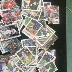 new bundle 50 baseball cards different teams 