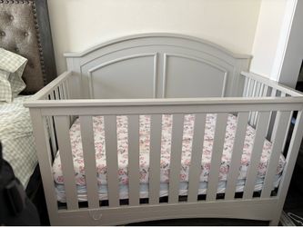 Delta crib