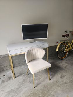 Office desk, chair, monitor