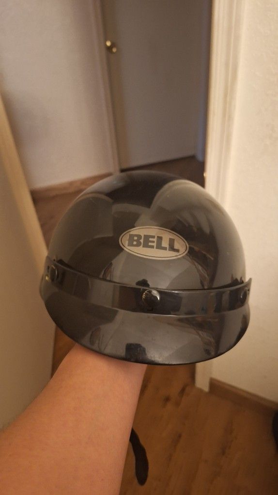 Bell Large Motorcycle Helmet  🪖 
