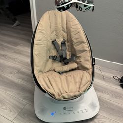 4moms MamaRoo Baby Swing & Bouncer — Fully Functional, Great Condition