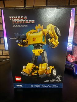 LEGO Icons Transformers Bumblebee