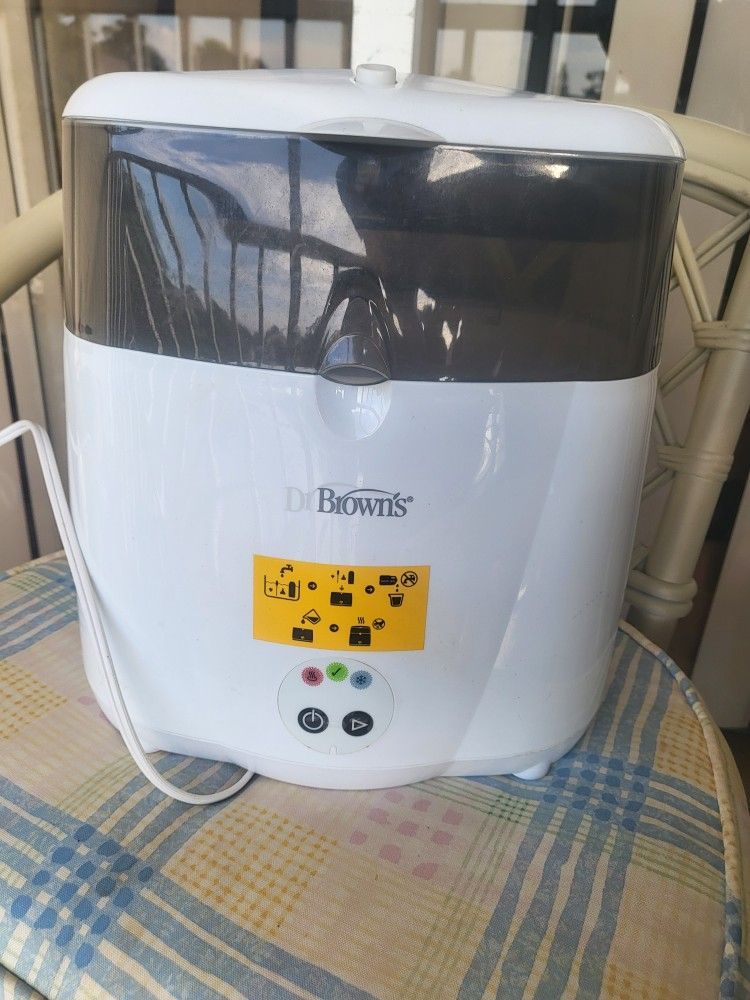 Dr Brown's Baby Deluxe Bottle & Pacifier Sterilizer