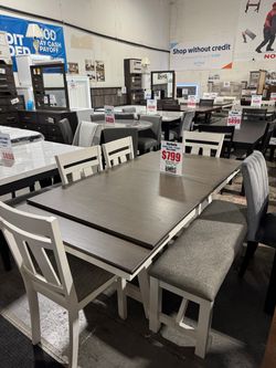 Modern Dining Room Set – Delivery & Financing!
