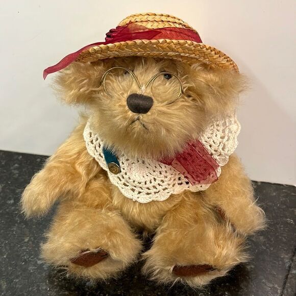1997 Brass Button Bear Rosie The Bear of Joy. Pickford Bears Ltd
