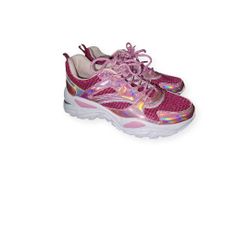Tennis shoes