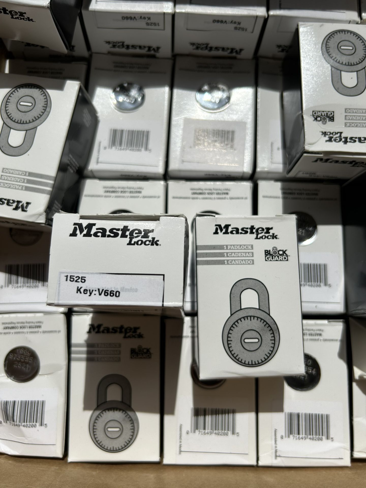 Master Lock 1525 Key:V660