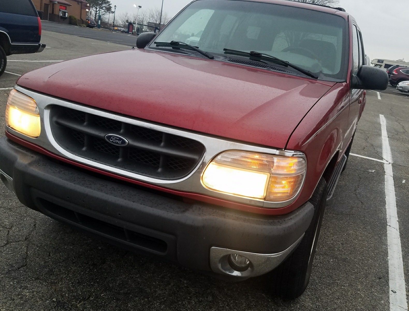 2000 Ford Explorer