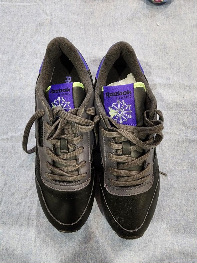 Like New Women's Reebok Shoes