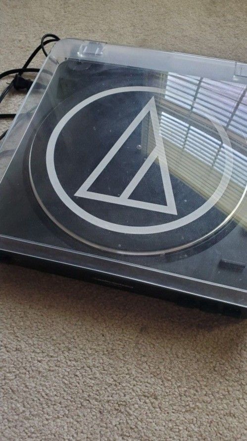 Audio Technica LP60 Record Turntable