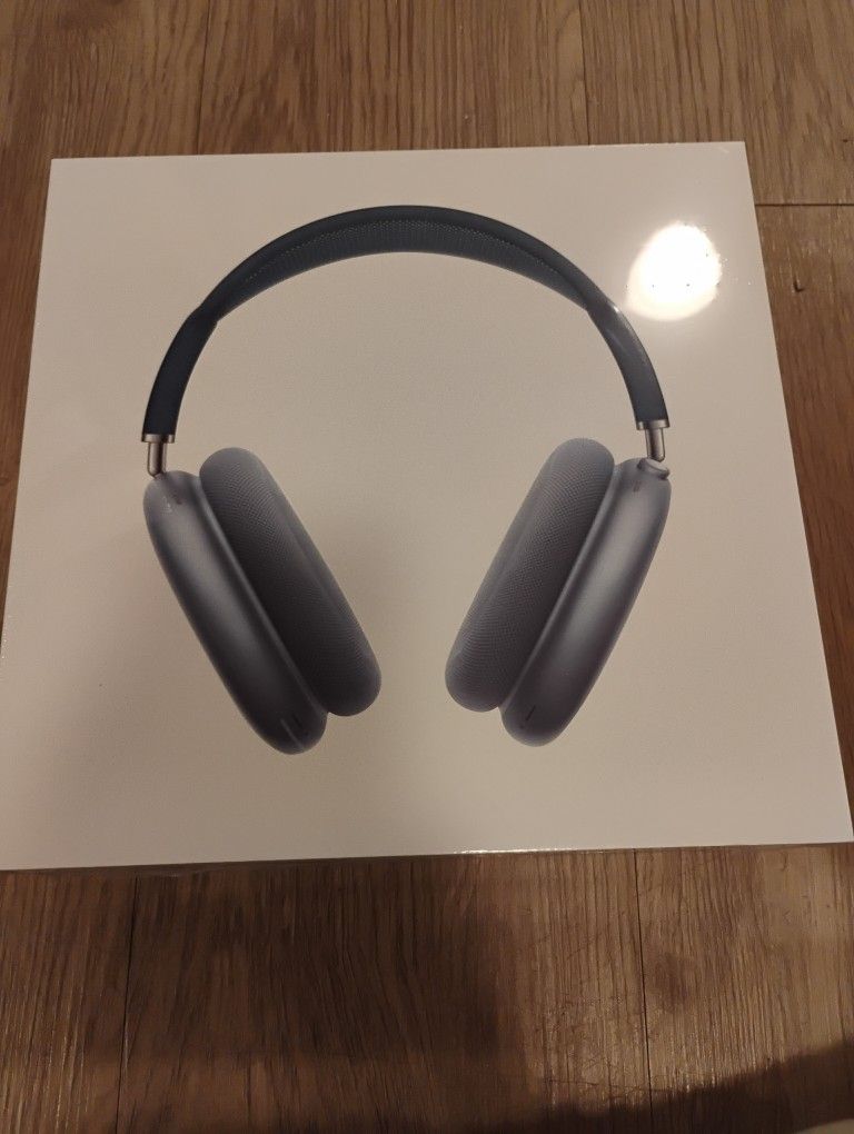 Sealed Apple Airpods Max
