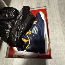 Jordan 4 