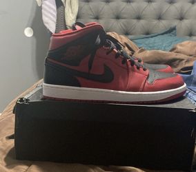 Jordan 1 Mid