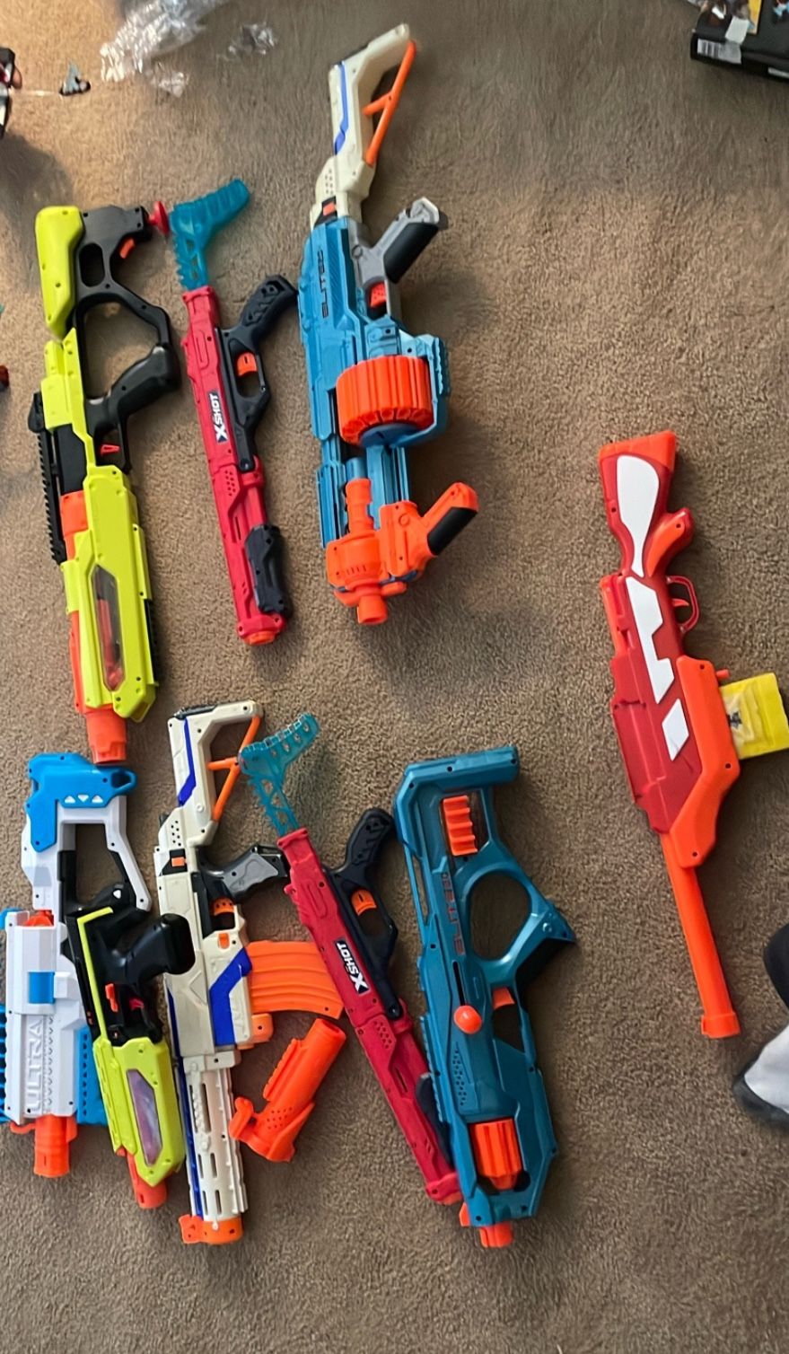 9 Nerf Guns