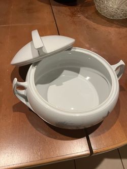 White Ceramic Soup Tureen with Lid