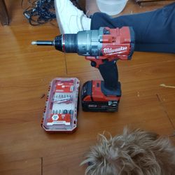 Milwaukee M18 FUEL 1/2" Hammer Drill/Driver & Milwaukee SHOCKWAVE Impact Duty Alloy Steel Screw Driver Bit Set (25-Piece)