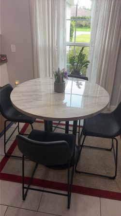 VG ROUND BREAKFAST NOOK TABLE & chairs VG cond