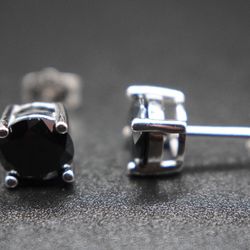 2ctw Black Moissanite Stud Earrings 