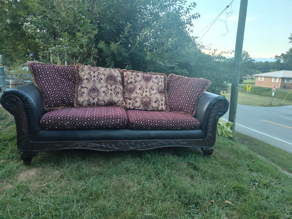 Matching Couch And Loveseat