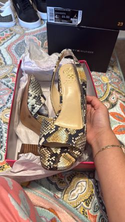 Vince Camuto Womans heels size 8 1/2 Sky Phendry