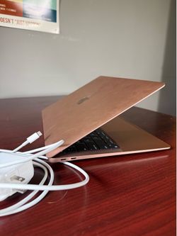 2020 MacBook Air M1 (8GB) – Excellent Condition – Lightly Used