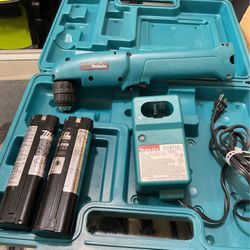 Makita 9.6-Volt 3/8-inch Ni-Cad Cordless Right Angle Drill (DA391D)