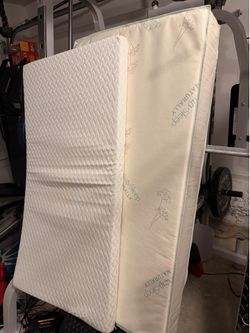Crib dual mattress and gel pad