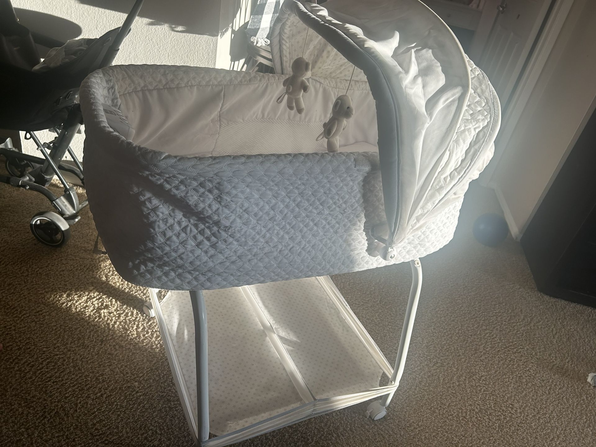 Baby bassinet Free