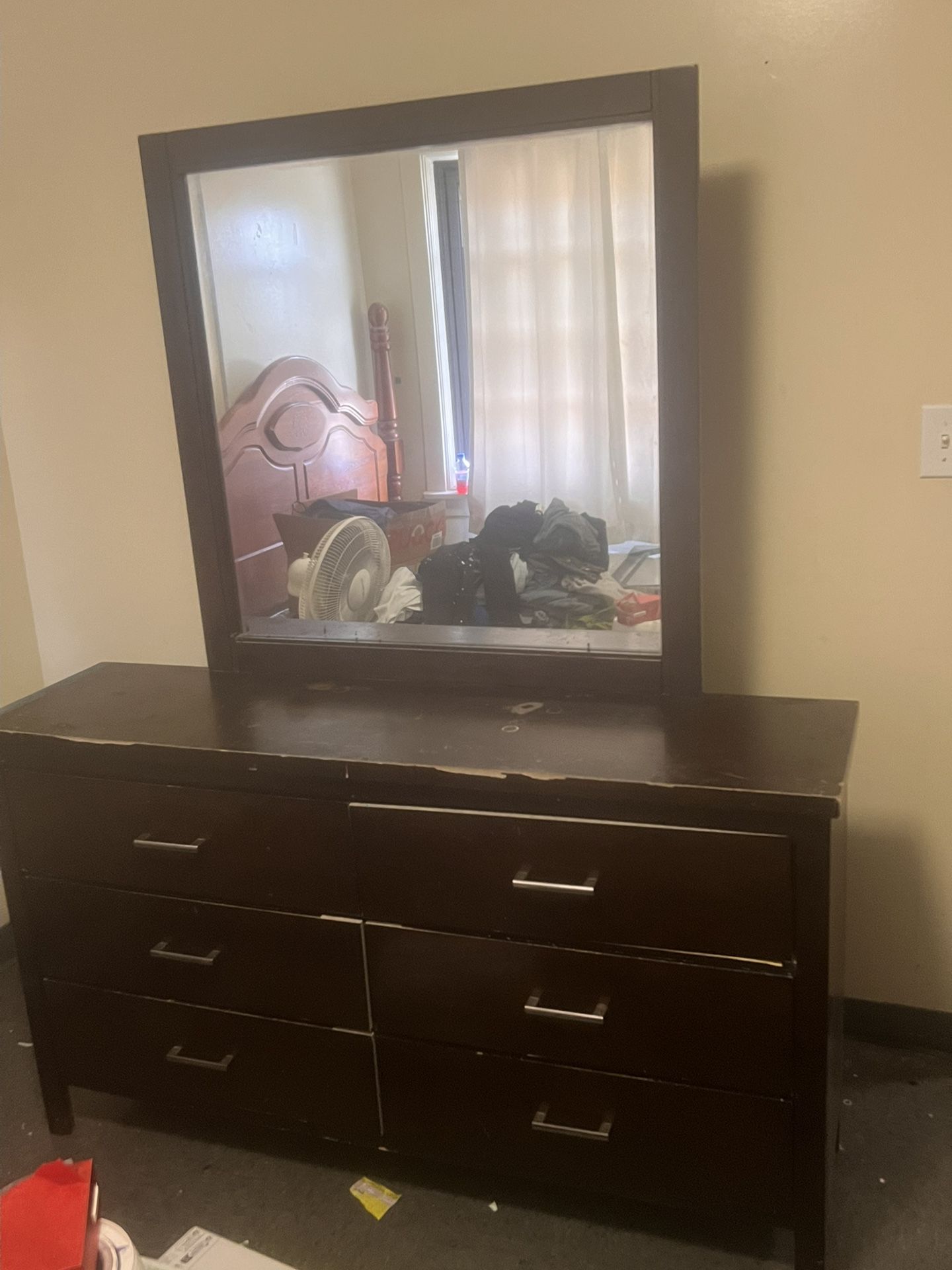 Dresser With Mirror Attached