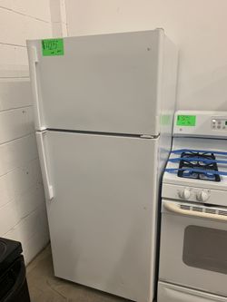 GE 28”top Freezer Fridge Working Perfectly 4 Months Warranty 