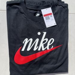 New Men’s Nike T Shirt Size Large 