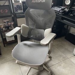 AutoFull G7 Gaming Chair White – Brand New, Never Used | Doral