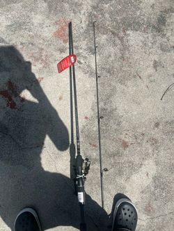 Attachable and detachable fishing rod