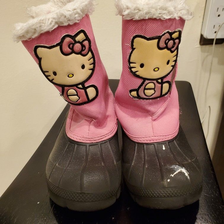 Hello Kitty Snow Boots Sizr 7/8