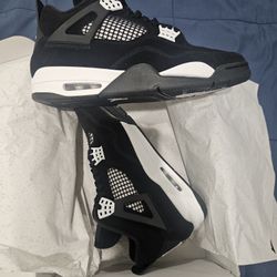 Jordan 4 White Thunder 2024