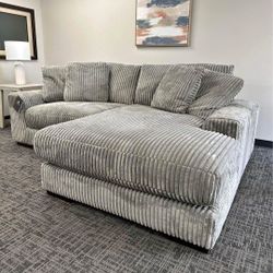 HOT DEAL 🤝LINDYN FOG 2 PIECE LAF/RAF  SECTIONAL WITH CHAISE